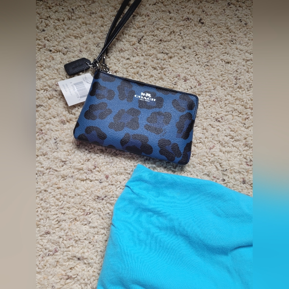 Coach Wristlet - Blue Cheetah Print NWT - HOST PICK - Picture 6 of 6